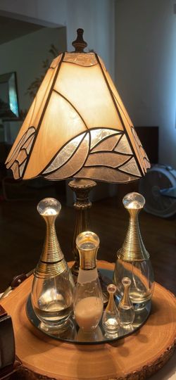 Gorgeous Vintage lamp for coffee table or desk!