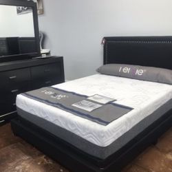 Black Queen Bed Bedroom Set 