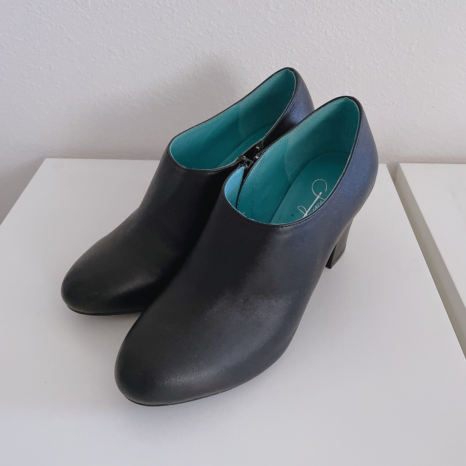 Shoes Heel Leather Womens Size 37 or 7