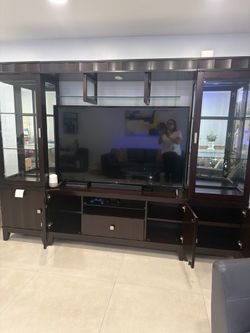 Wall unit