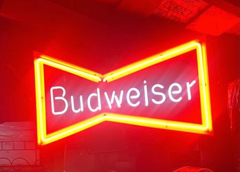 Budweiser Neon. Vintage All Original. Works Perfect. $OBO