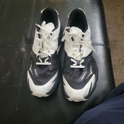 Hoka Speedgoat 7