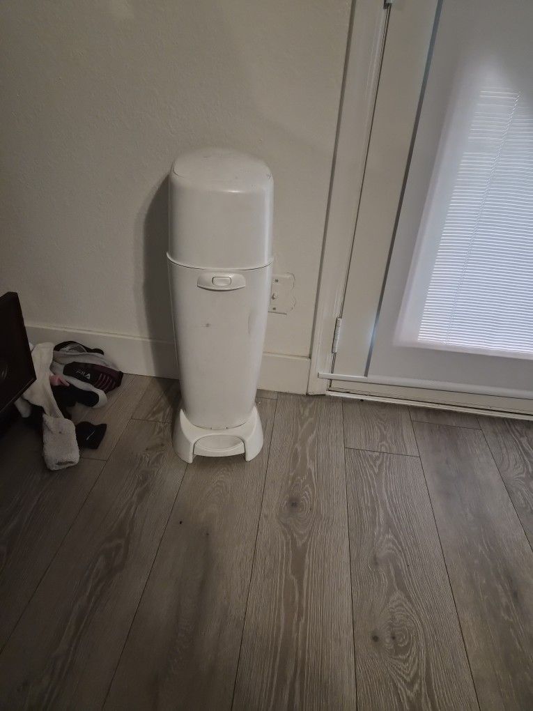 Diaper genie