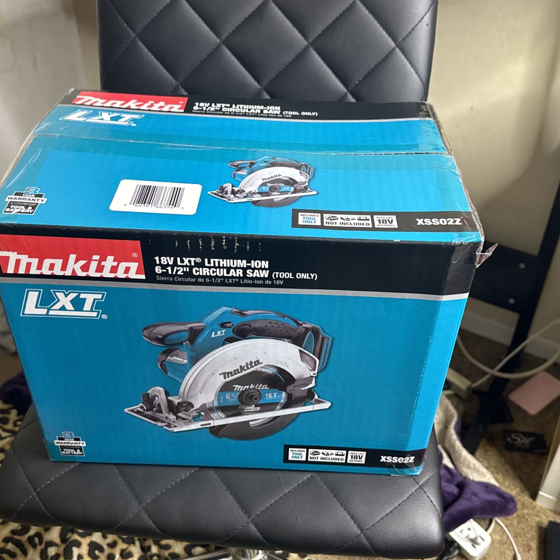 Makita 18V Cordless LXT Lithium-Ion 6-1/2" Circular Saw - (XSS02Z-R)