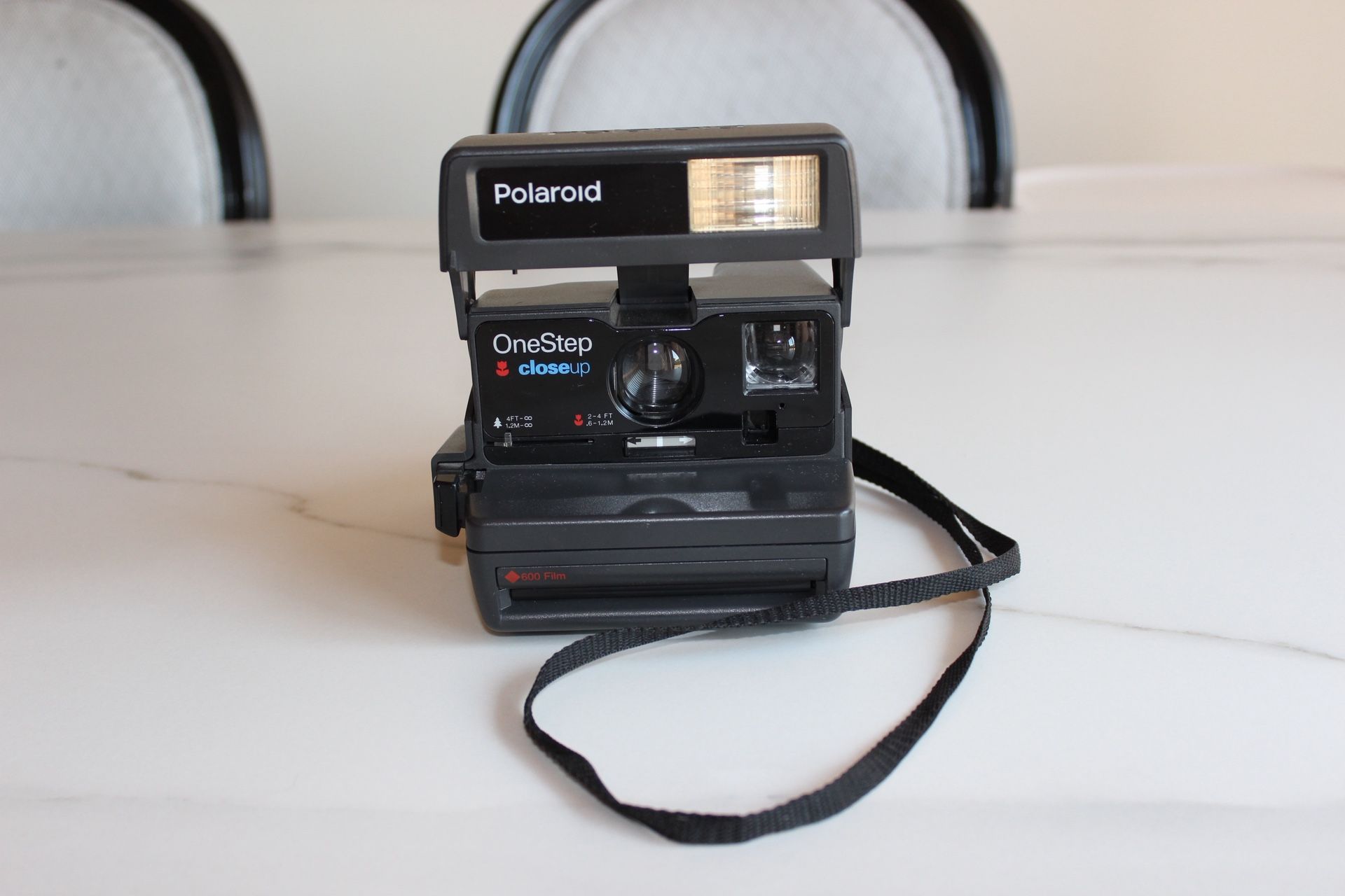 Vintage Polaroid OneStep Close Up 600 Instant Film Camera Black