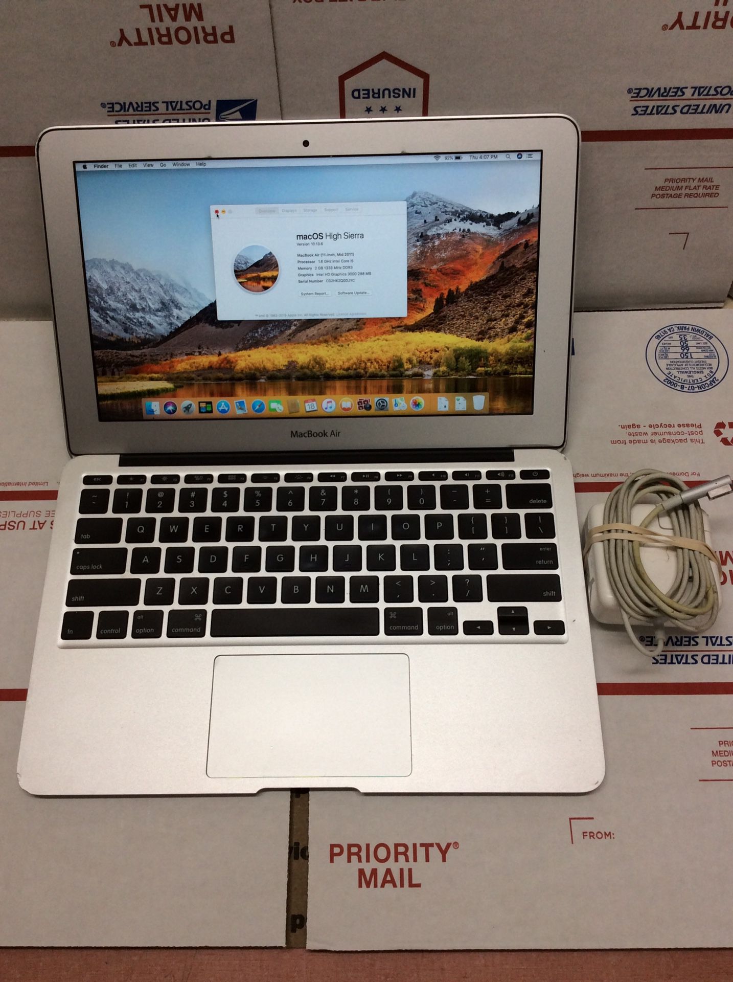 Apple MacBook Air 11.3” A1370 Mid 2011, i5 1.6GHz, 2GB RAM, 60GB SSD 🔥🔥🔥💻😳 Factory Reset updated latest iOS High Sierra w/charger