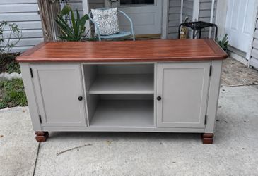 Beautiful tv console!