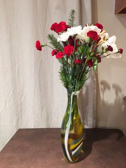 Glass flower vase
