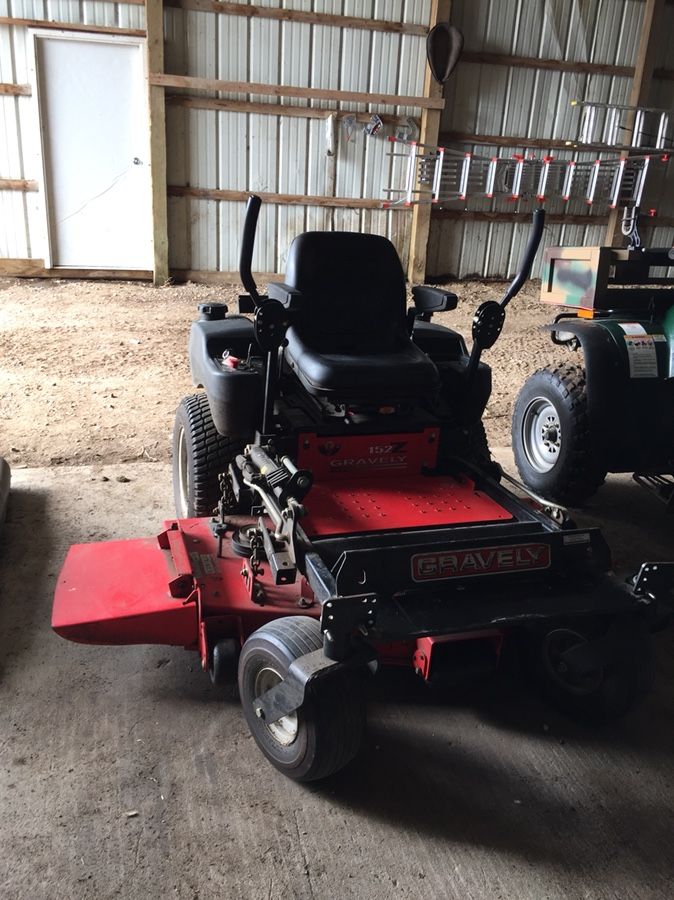 Gravely 152Z zero turn lawn mower