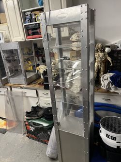 Oakley 1.0 display case.