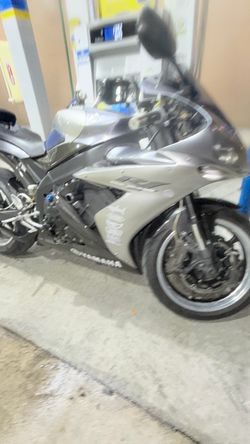 Yamaha r1