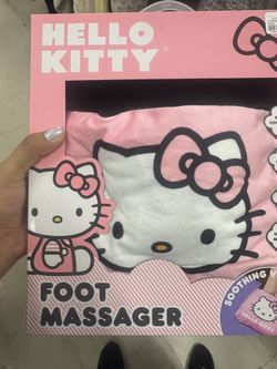 Hello Kitty Foot Massage