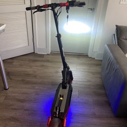 IENYRID Electric Scooter 800W – 28 MPH – Lights + More Accessories For Deliverers – Excellent Condition