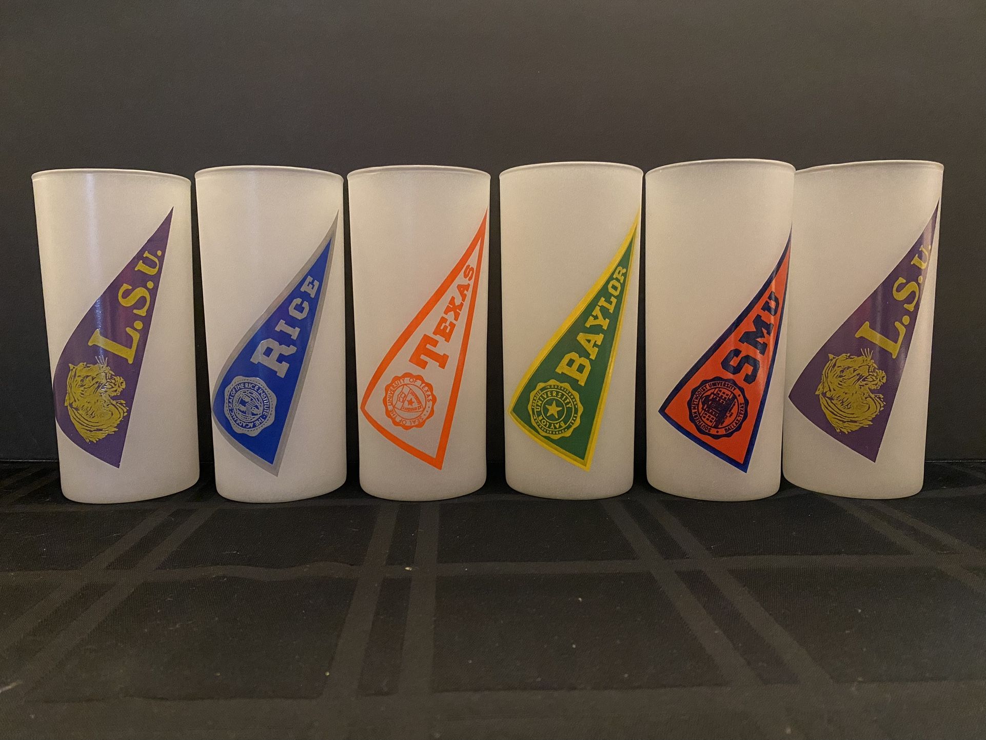 6 Vintage University Logo Mascot Drinking Glasses. 