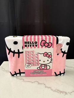 Hello Kitty Chenile Plush Throw