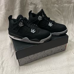 Jordan 4’s Black Canvas