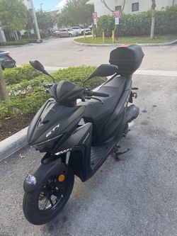 Malu GTI Moped Scooter Matte Black