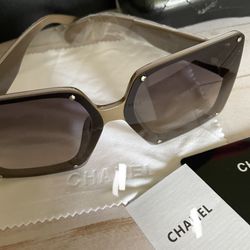 Designer Style Sunglasses With Box & Dust Rag
