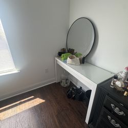 Vanity mirror & Trash Can