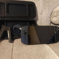 Lenovo Legion Go 8.8" 144hz 16gb ram 1tb ssd