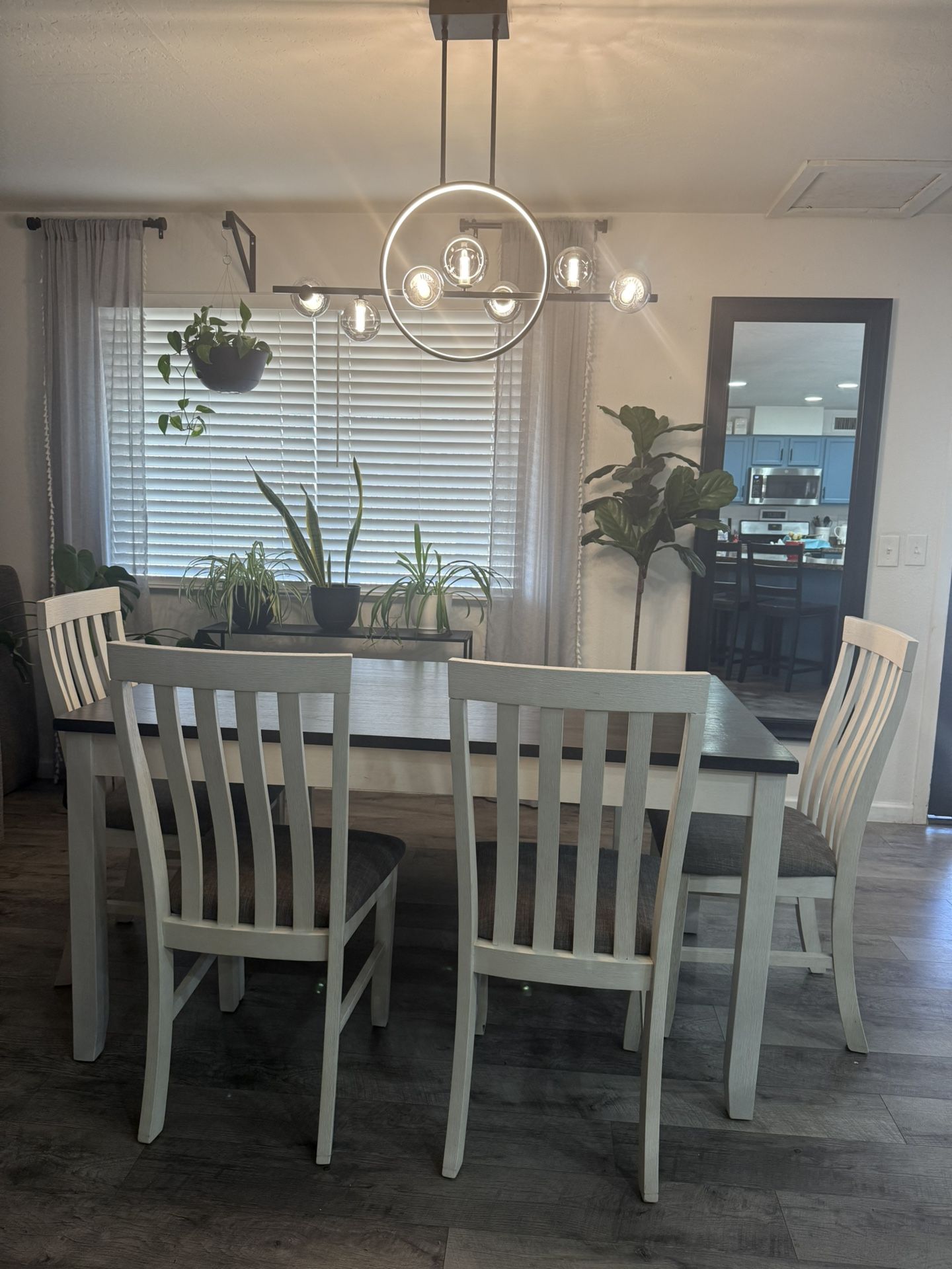 Dinning Table