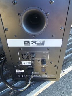 JBL Professional 305P MKII Powered 5" Two-Way Studio Monitor