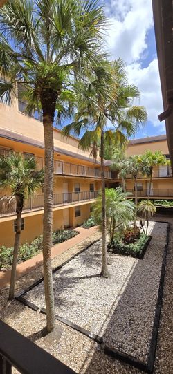 Rent West Plantation 2/2 Condo Corner Unit Second Floor
