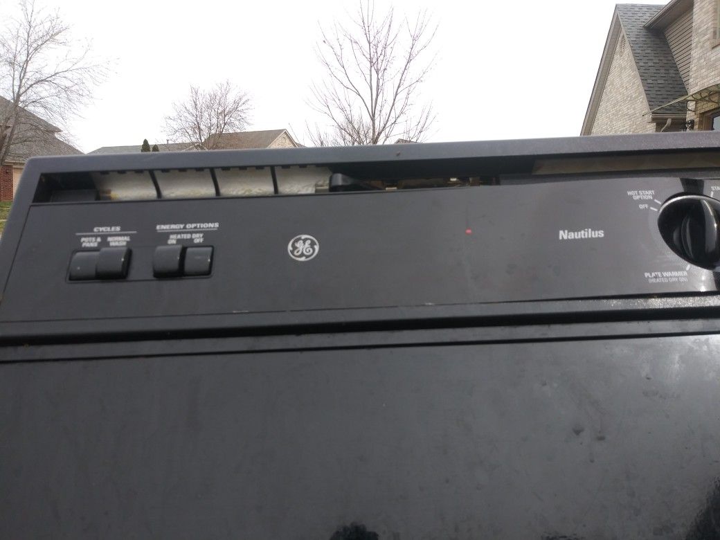 Electric stovetop and dishwasher