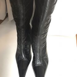 Woman’s Black Boots 