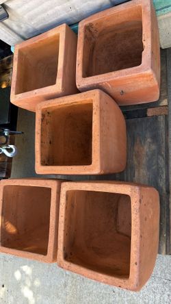 Plant pots