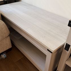 Coffee table that lifts up