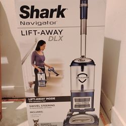Shark Navigator Lift Away Deluxe Brand New 