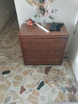 Moving out furniture sale all you see on the picture everything real nice $150 for all our make best offer