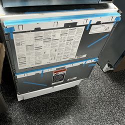 Panel Ready Subzero 27” Double Drawer UnderCounter Refrigerator 