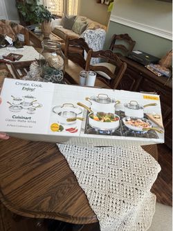 New in box Cuisinart White Pan 8 Piece Set