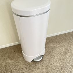 Diaper Pail Munchkin Brand New 