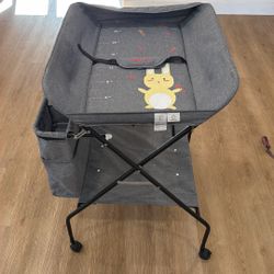 Baby Bassinet / Bedside Sleeper – Like New