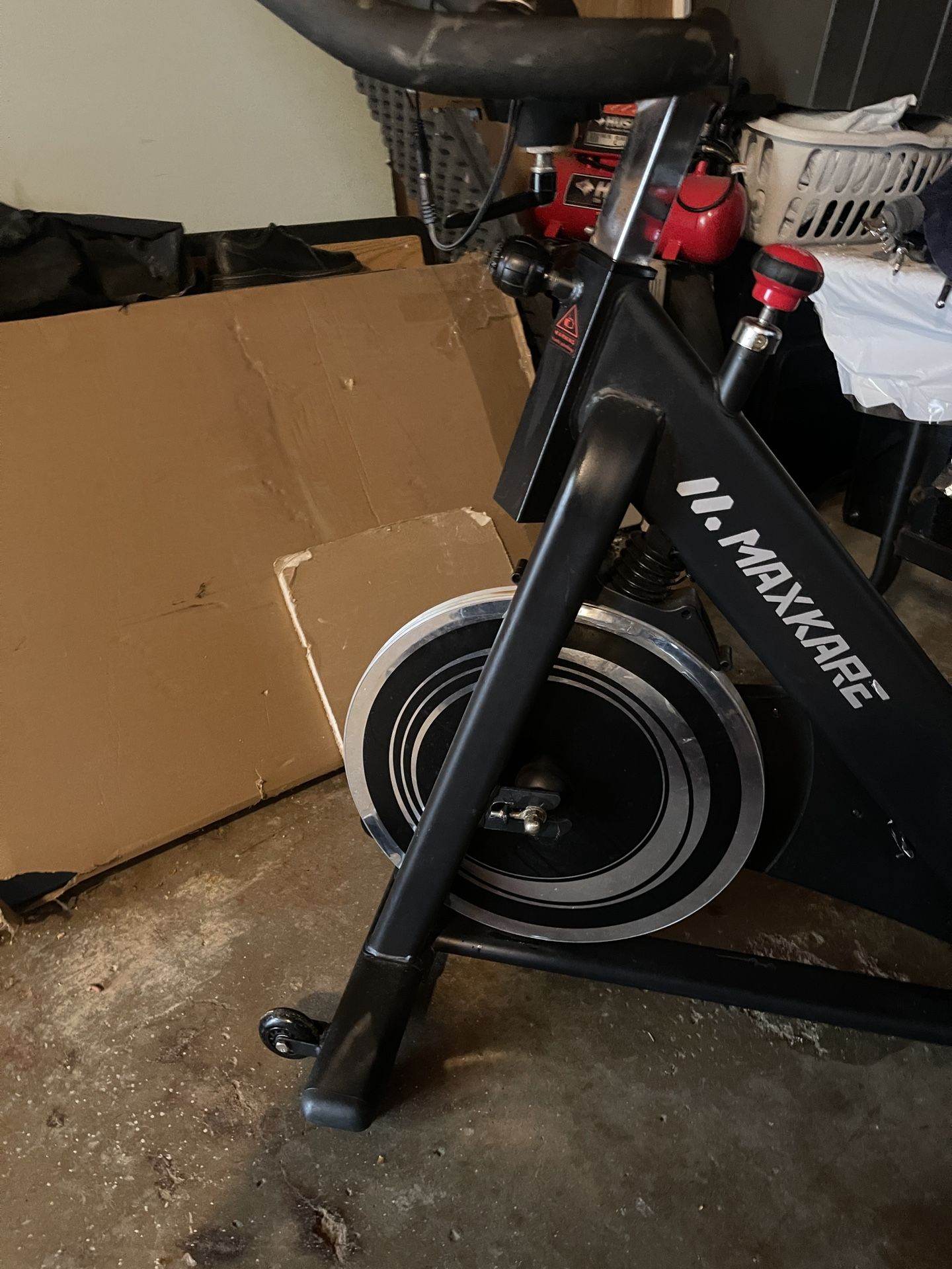 Está Bisicleta. Para Aser El Cardio Bagar Unas Pocas Libras.