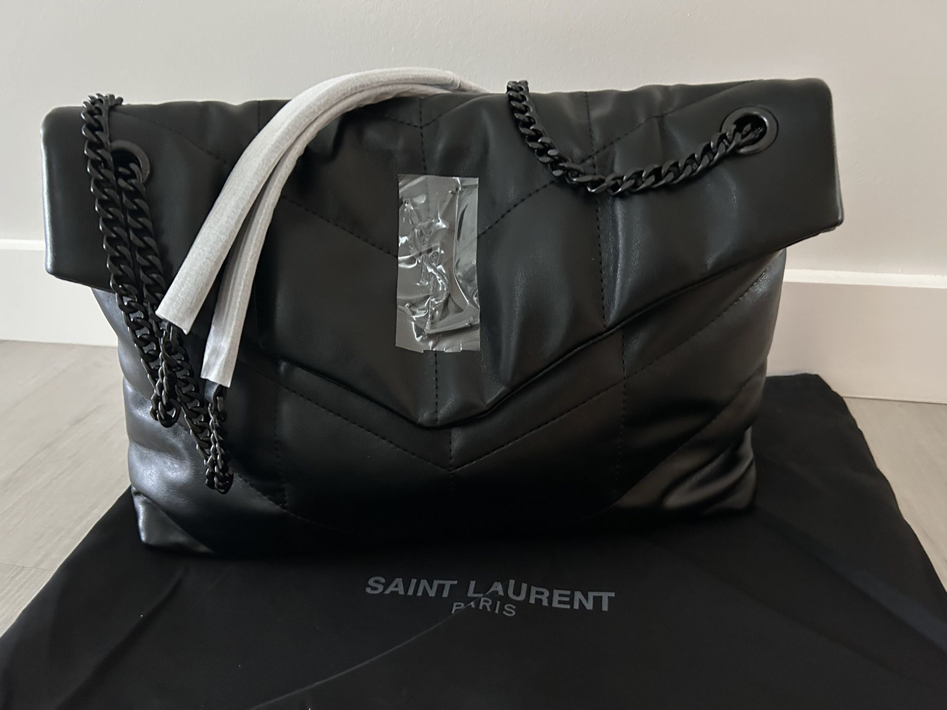 https://offerup.com/redirect/?o=WS5TbA==. Fashion Bag