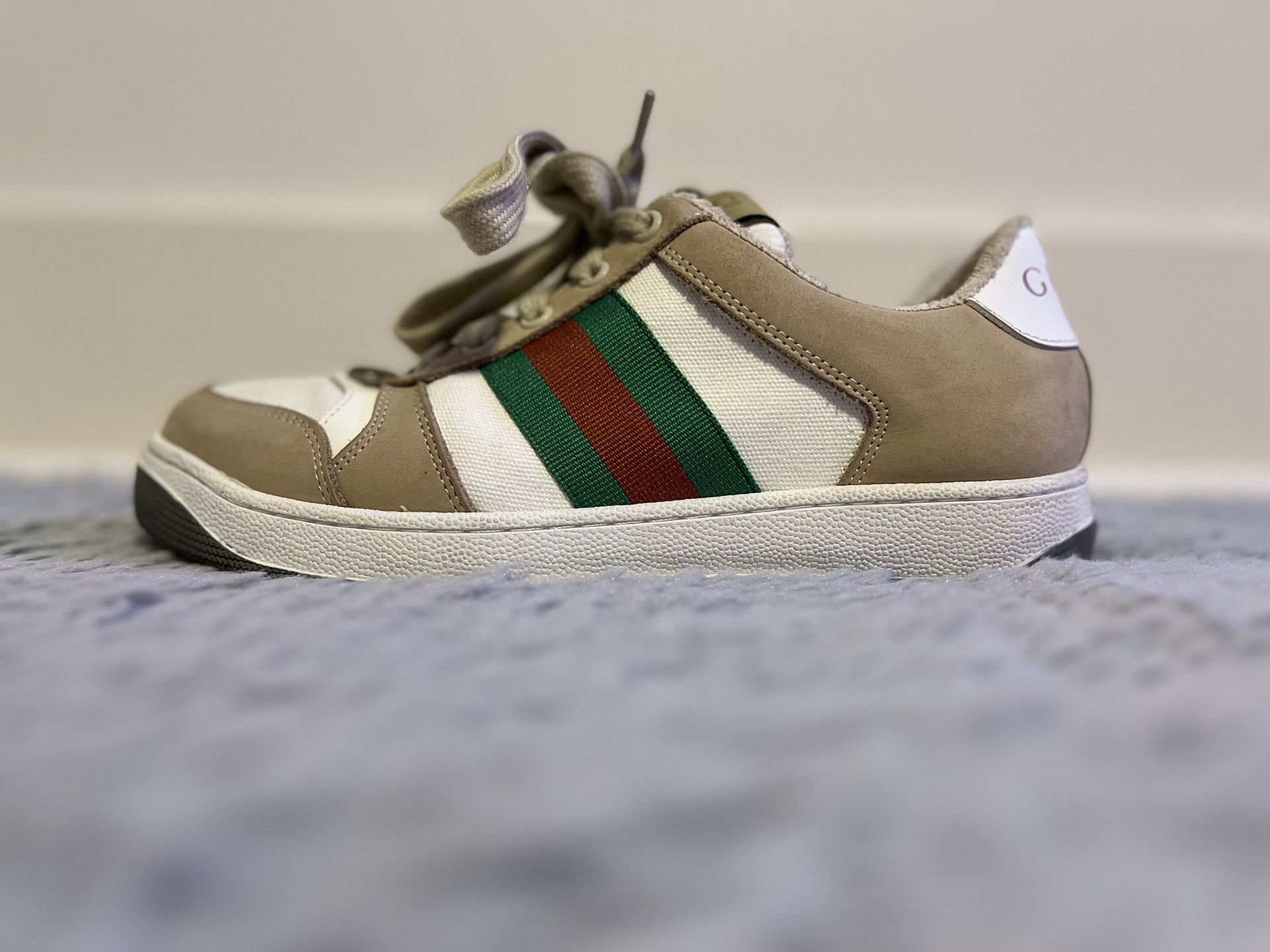 Women’s Gucci Screeners. Tan/white. Retail $1,000+