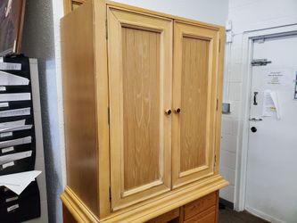 Entertainment center, very nice