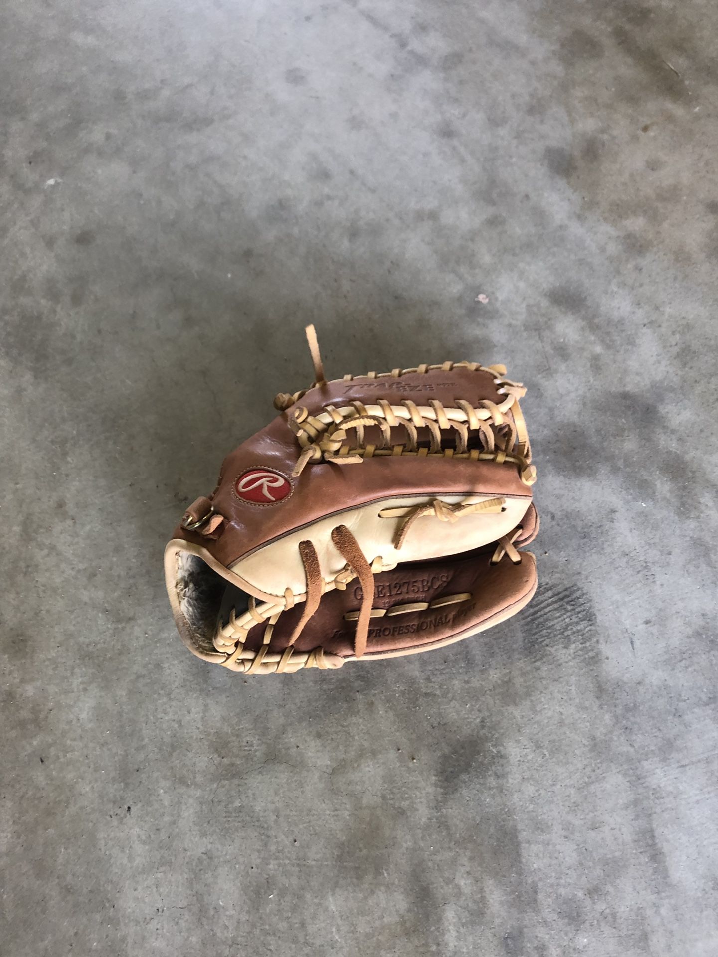 Rawlings Softball Glove 12.75”