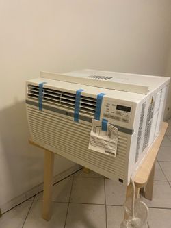 LG Air Conditioner 12,000 BTU