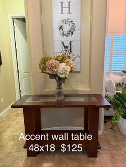 Accent table