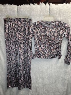 Art Class Girls Size M (7/8) Floral Velvet Two-Piece Set