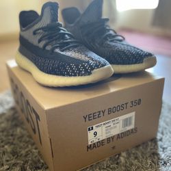 Yeezy Boost 350 V2