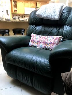 Very Comfy Big Dark Green Recliner 