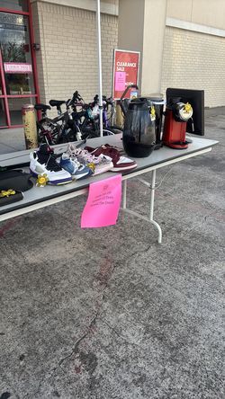 Clearance items ❗️❗️dm for location!! Ask for Mari !!