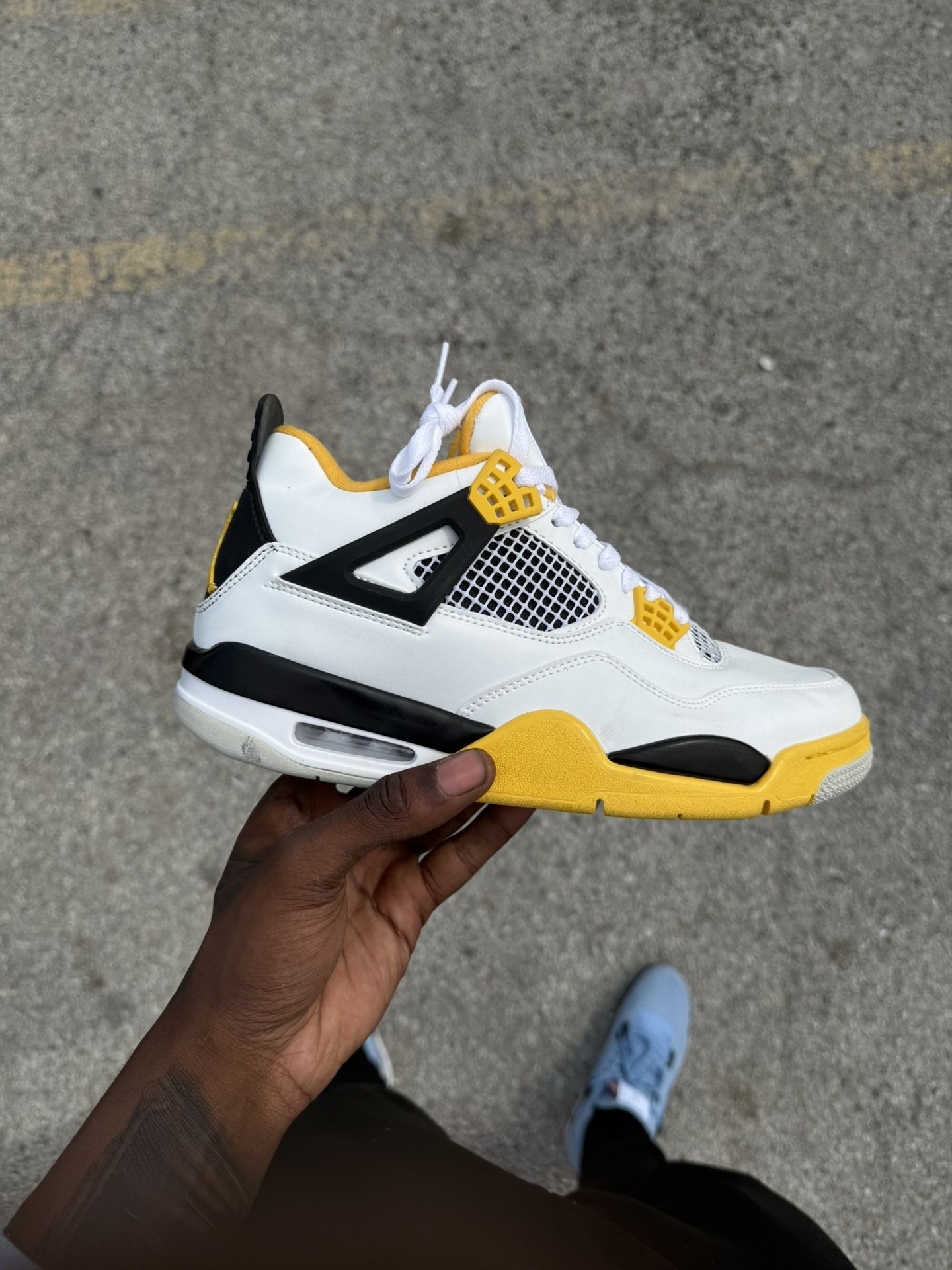 Jordan retro 4 vivid sulfur