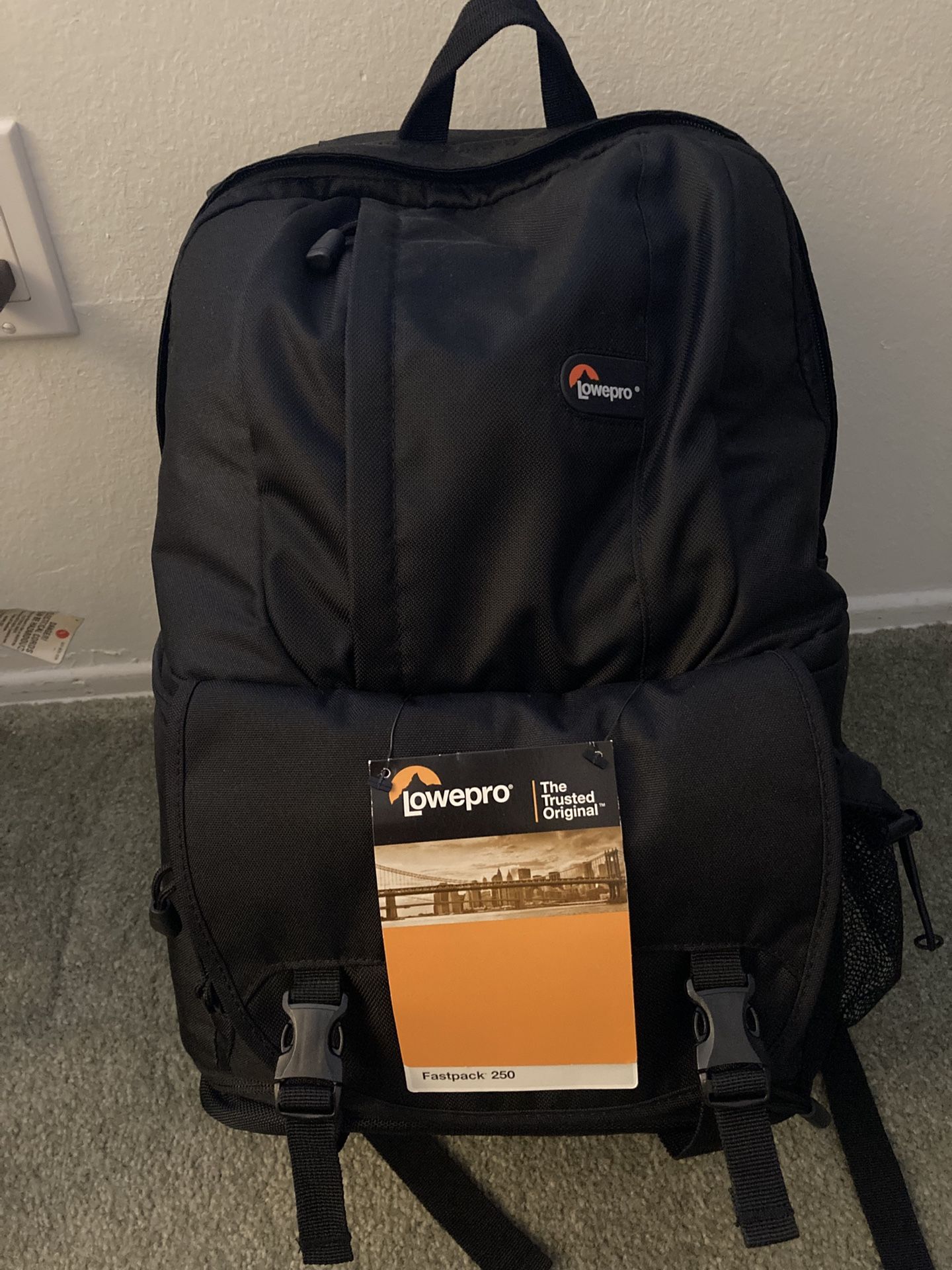 Lowepro Fastpack 250 Camera Backpack NEW